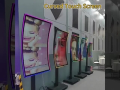 Monitor touch screen curvo da 43 pollici